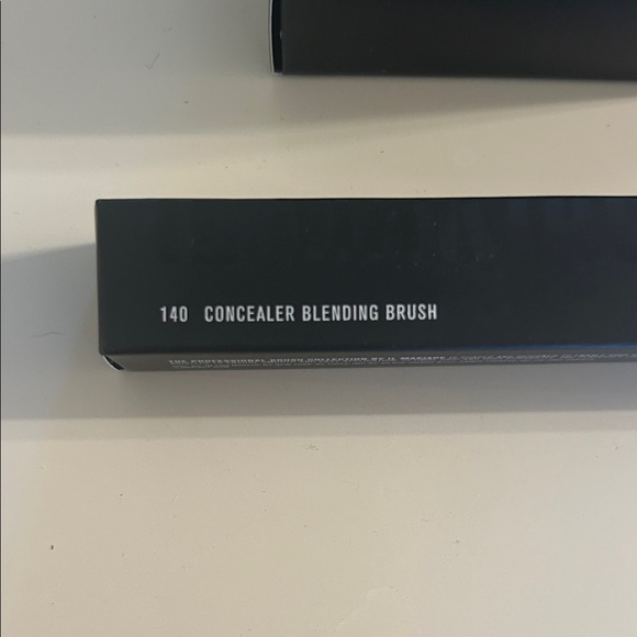 Black Concealer Blending Brush and Kabuki Brush Set - Picture 2 of 5